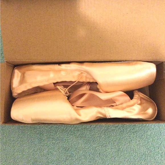 Pink Satin Ballet Pointe Slippers - Picture 8 of 9